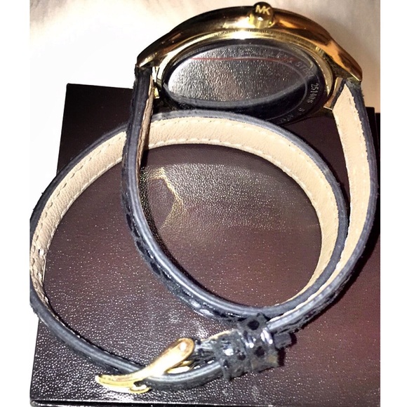 SIS, TIME IS MONEY! - Picture 6 of 7